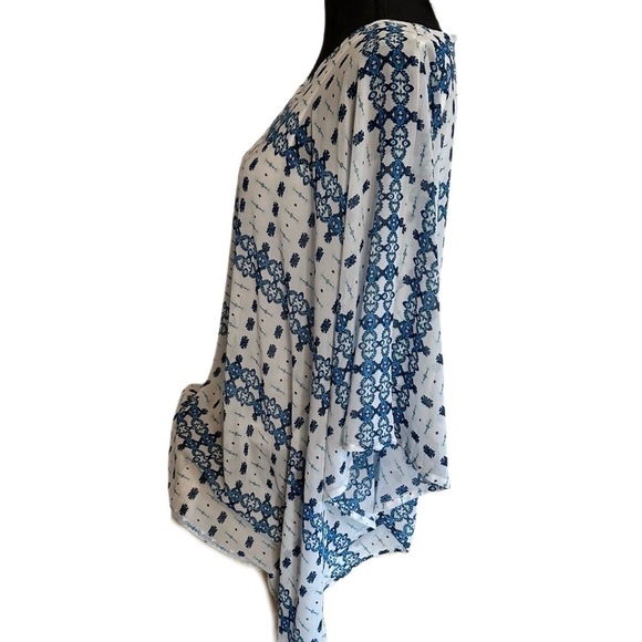 Masseys Elegant Double Top Flowy exterior fitted tank Blue & White Size S - Picture 3 of 9